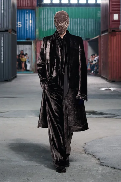Look 70